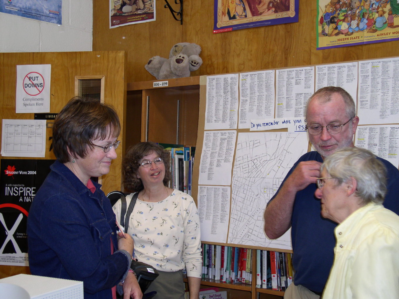 Alice Lee-Higginson Linda and Brian Neck Betty Delong reunion May 29 04 008