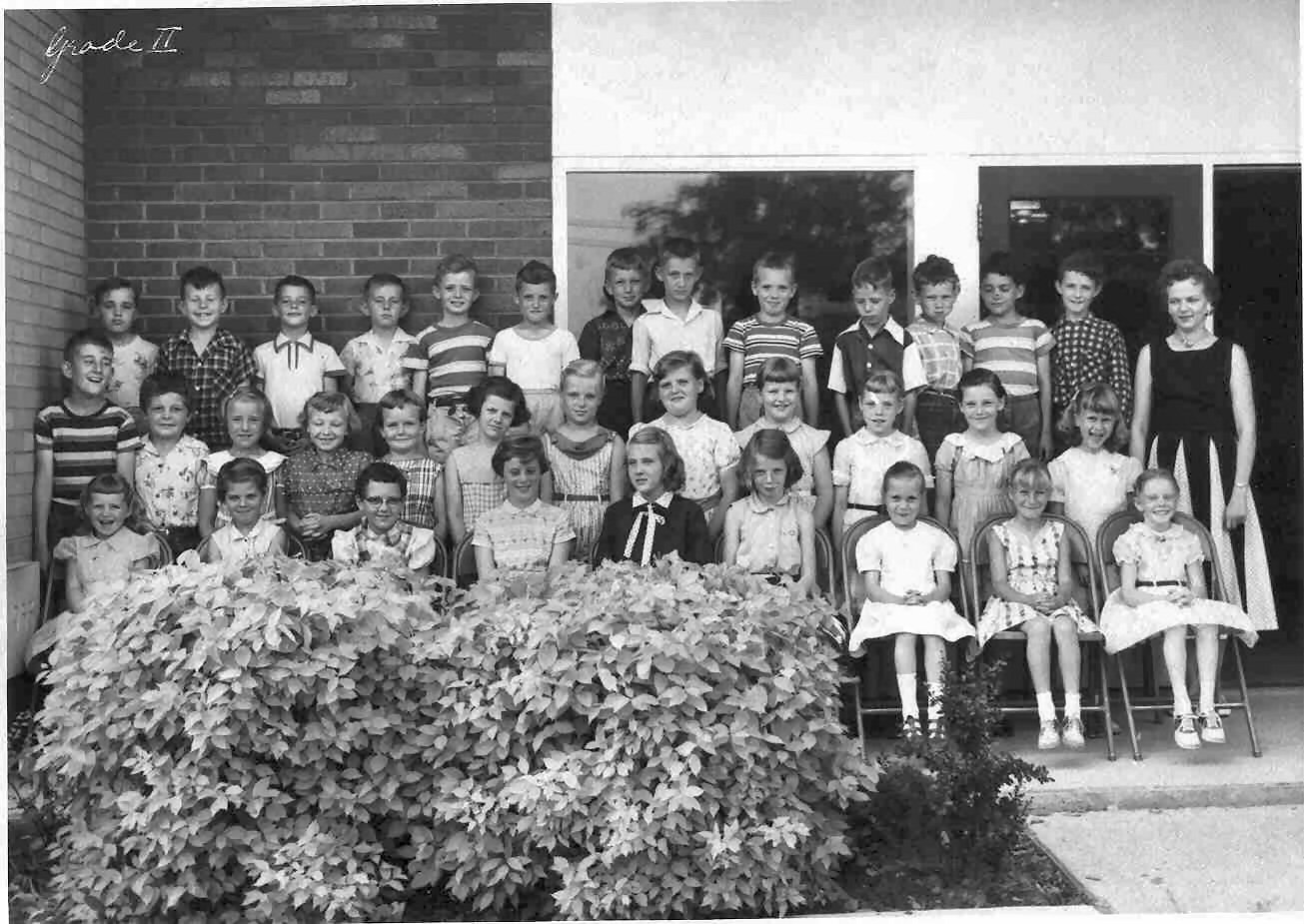 1956_1957_Grade 2_Miss_Youmans.jpg