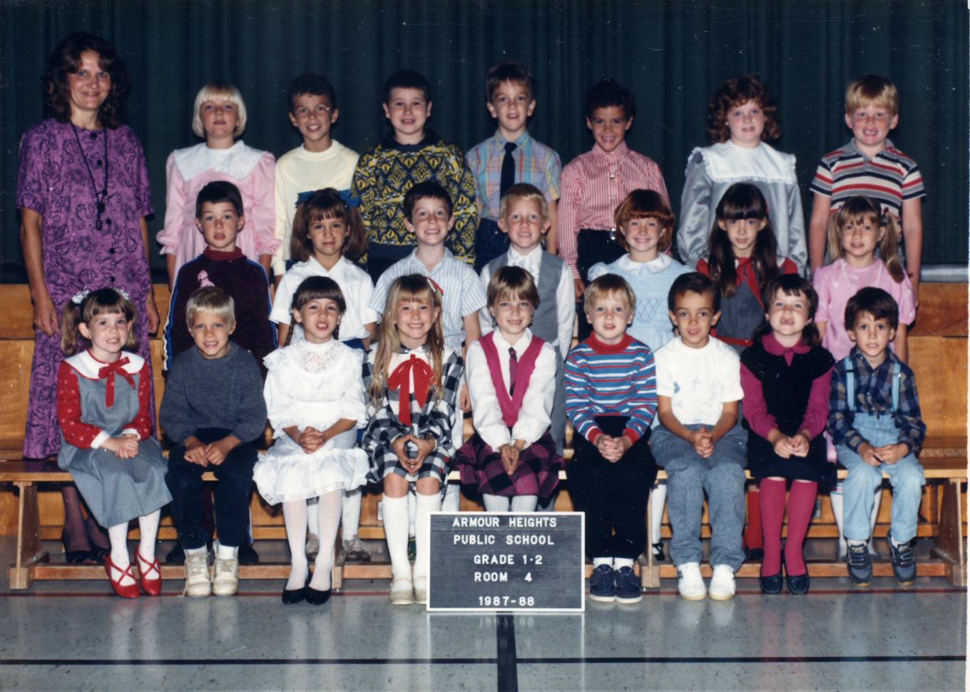 1988_Grade_1_and_2_Rm_4_Armour_Heights